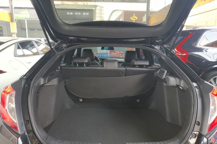 Used Honda Civic 2021 HATCHBACK 220TURBO CVT Trendy Cool Edition Trunk