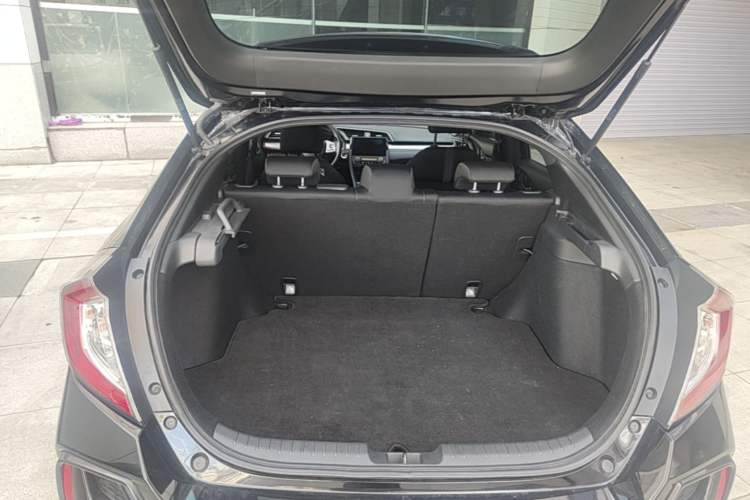Used Honda Civic 2021 HATCHBACK 220TURBO CVT Trendy Cool Edition Trunk