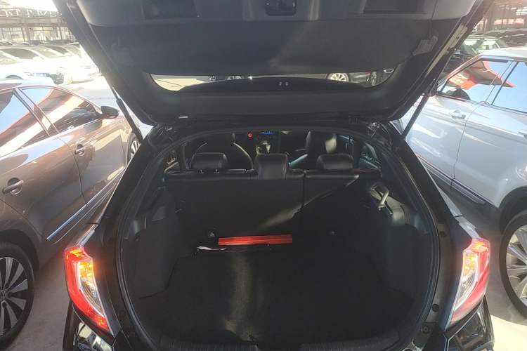 Used Honda Civic 2021 HATCHBACK 220TURBO CVT Trendy Cool Edition Trunk