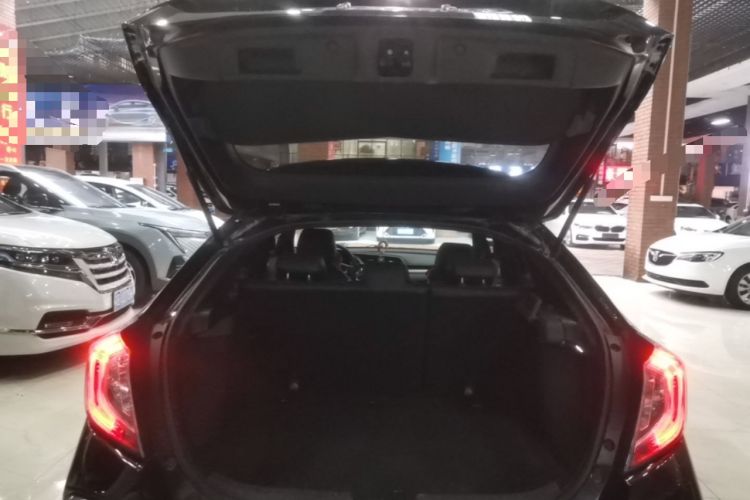 Used Honda Civic 2021 HATCHBACK 220TURBO CVT Trendy Cool Edition Trunk