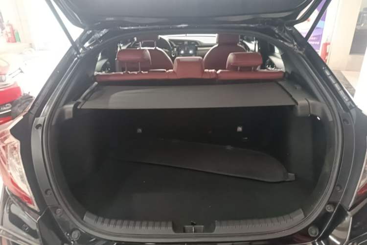 Used Honda Civic 2021 HATCHBACK 220TURBO CVT New Trendsetter Trunk