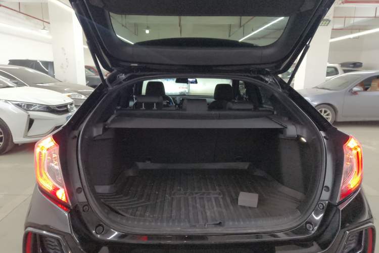Used Honda Civic 2021 HATCHBACK 220TURBO CVT Trendy Cool Edition Trunk