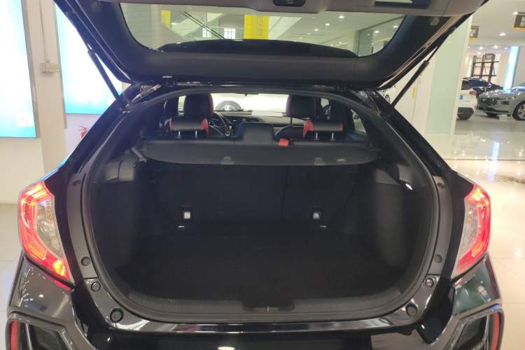 Used Honda Civic 2021 HATCHBACK 220TURBO CVT Trendy Cool Edition Trunk