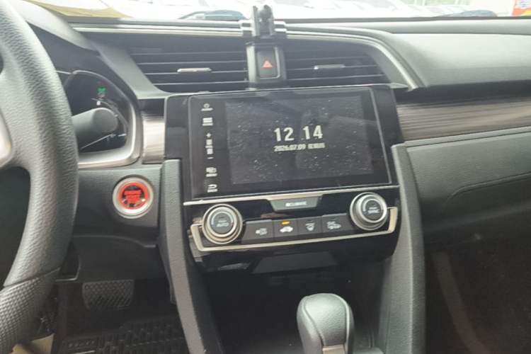 Used Honda Civic 2021 HATCHBACK 220TURBO CVT New Trendsetter Audio And AC Panel