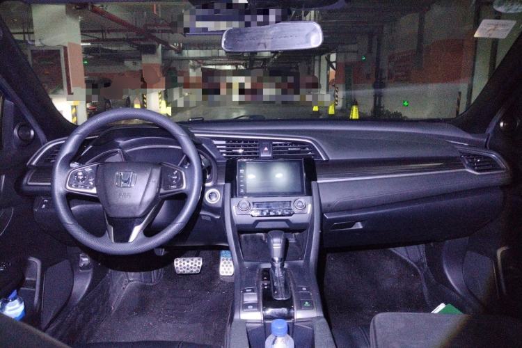 Used Honda Civic 2021 HATCHBACK 220TURBO CVT Trendy Cool Edition Center Console
