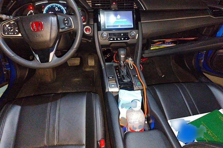 Used Honda Civic 2021 HATCHBACK 220TURBO CVT New Trendsetter Center Console