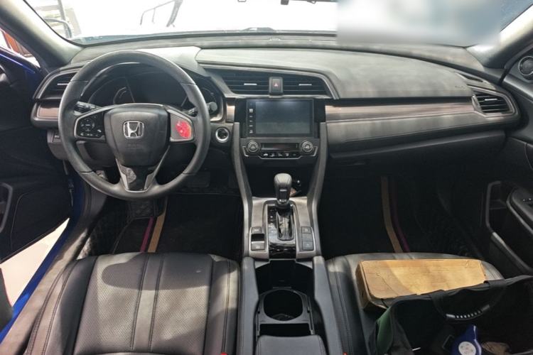 Used Honda Civic 2021 HATCHBACK 220TURBO CVT New Trendsetter Center Console