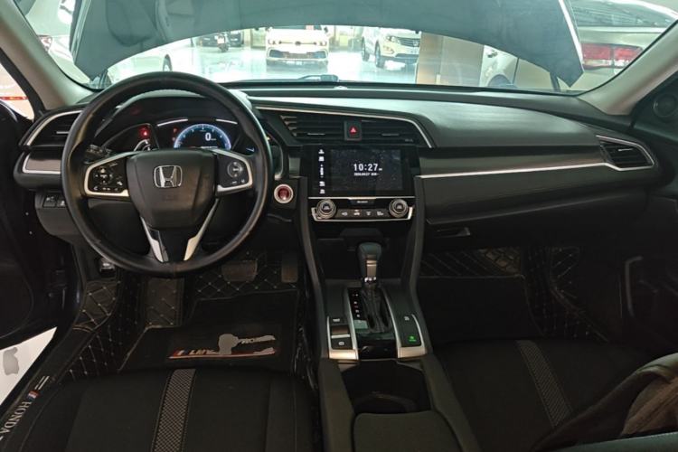 Used Honda Civic 2021 HATCHBACK 220TURBO CVT Trendy Cool Edition Center Console