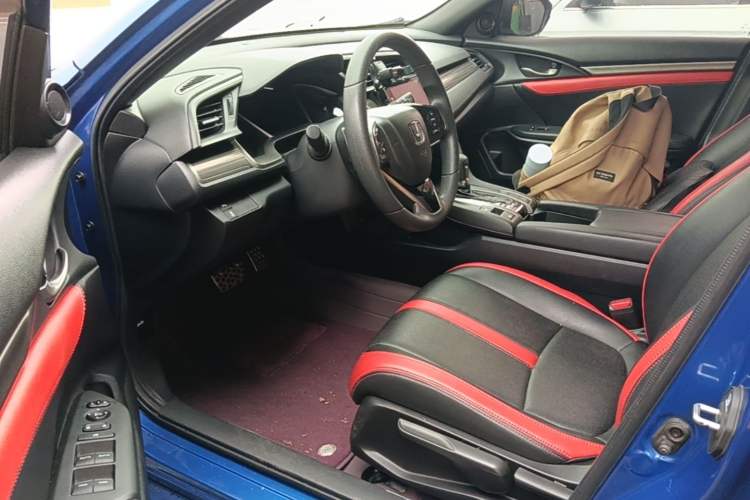 Used Honda Civic 2021 HATCHBACK 220TURBO CVT Trendy Cool Edition Driver Seat
