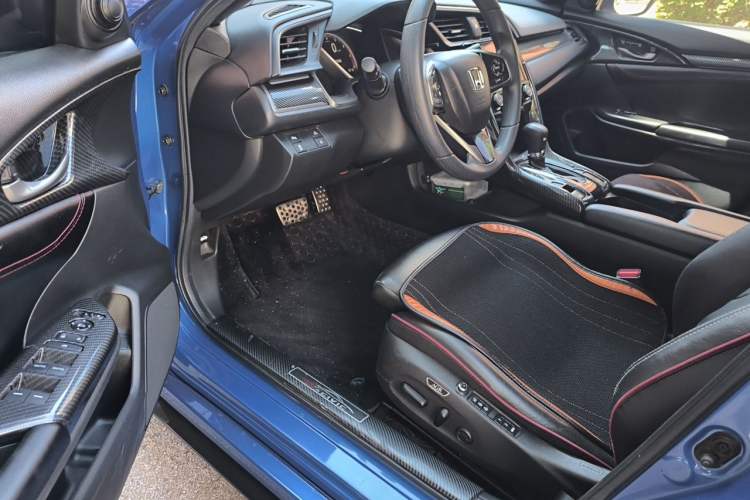 Used Honda Civic 2021 HATCHBACK 220TURBO CVT Trendy Cool Edition Driver Seat