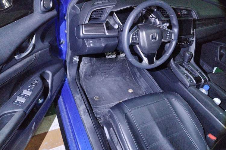 Used Honda Civic 2021 HATCHBACK 220TURBO CVT Trendy Cool Edition Driver Seat
