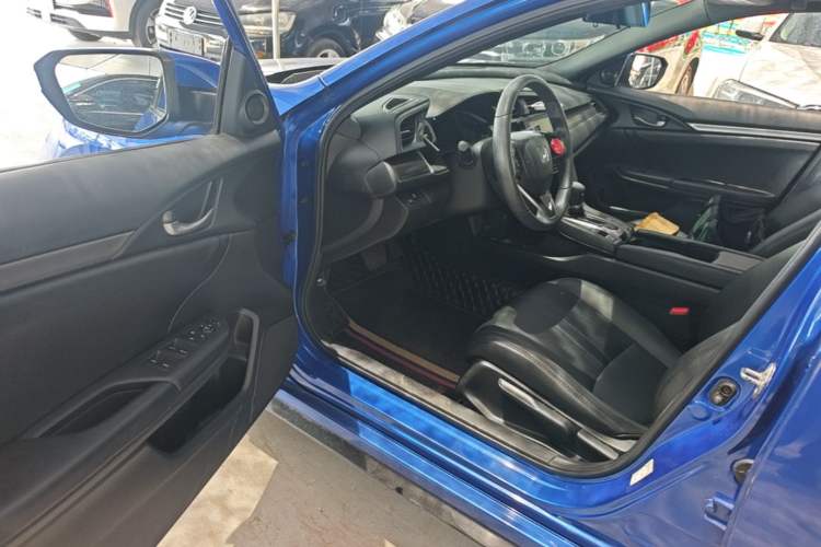Used Honda Civic 2021 HATCHBACK 220TURBO CVT New Trendsetter Driver Seat