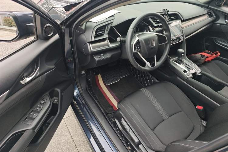 Used Honda Civic 2021 HATCHBACK 220TURBO CVT New Trendsetter Driver Seat