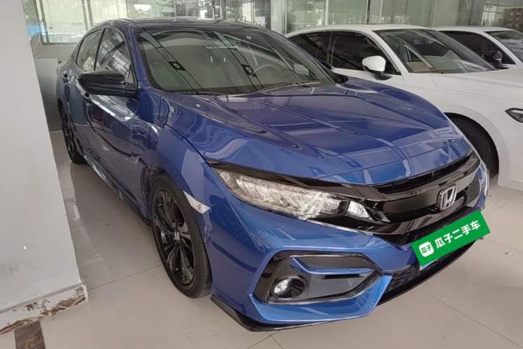 Used Honda Civic 2021 HATCHBACK 220TURBO CVT Trendy Cool Edition Front Right 45 Deg