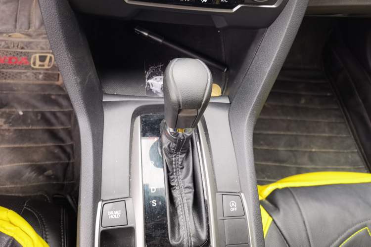 Used Honda Civic 2021 HATCHBACK 220TURBO CVT Trendy Cool Edition Gear Lever