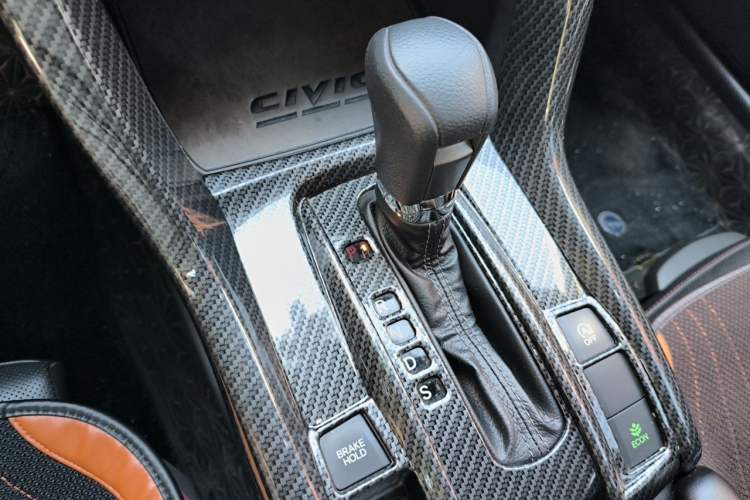 Used Honda Civic 2021 HATCHBACK 220TURBO CVT Trendy Cool Edition Gear Lever