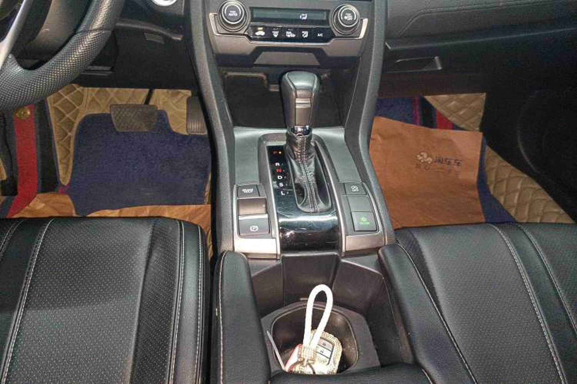 Used Honda Civic 2021 HATCHBACK 220TURBO CVT New Trendsetter Gear Lever
