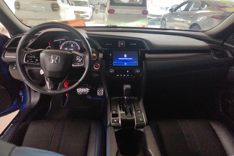 Used Honda Civic 2021 HATCHBACK 220TURBO CVT Trendy Cool Edition Interior 2