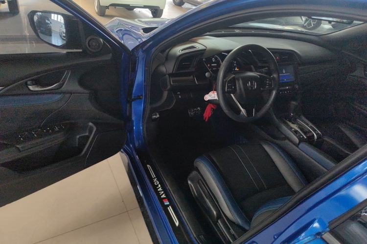 Used Honda Civic 2021 HATCHBACK 220TURBO CVT Trendy Cool Edition Interior 3