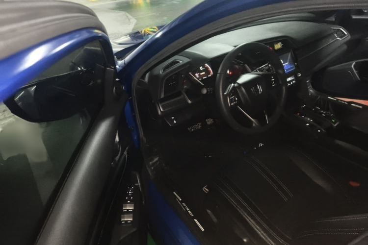 Used Honda Civic 2021 HATCHBACK 220TURBO CVT Trendy Cool Edition Interior 3