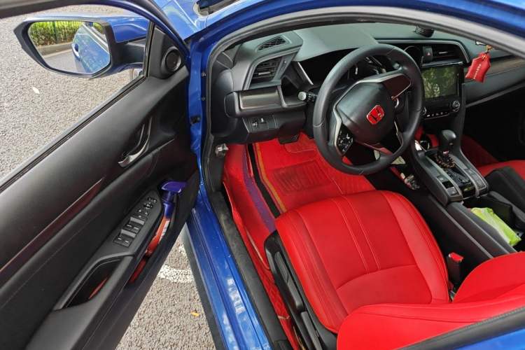 Used Honda Civic 2021 HATCHBACK 220TURBO CVT New Trendsetter Interior 3