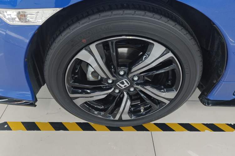 Used Honda Civic 2021 HATCHBACK 220TURBO CVT Trendy Cool Edition Left Front Wheel Hub