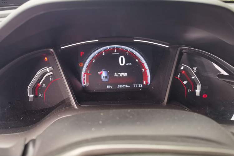 Used Honda Civic 2021 HATCHBACK 220TURBO CVT Trendy Cool Edition Odometer Close Up