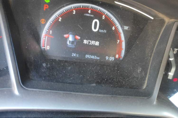 Used Honda Civic 2021 HATCHBACK 220TURBO CVT Trendy Cool Edition Odometer Close Up