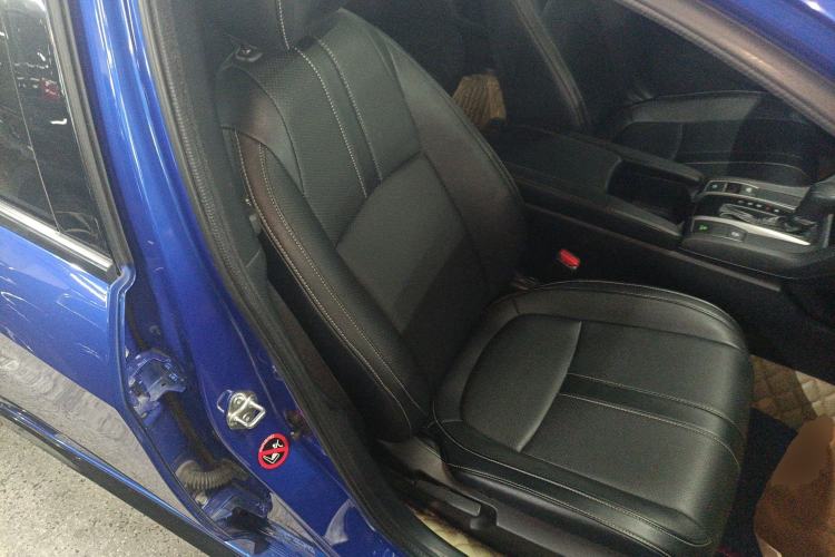 Used Honda Civic 2021 HATCHBACK 220TURBO CVT New Trendsetter Right Front Seat
