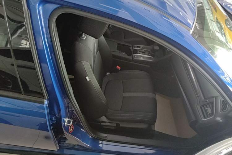 Used Honda Civic 2021 HATCHBACK 220TURBO CVT Trendy Cool Edition Right Front Seat