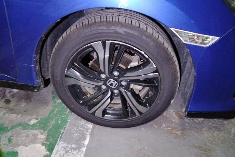 Used Honda Civic 2021 HATCHBACK 220TURBO CVT Trendy Cool Edition Right Front Wheel Hub