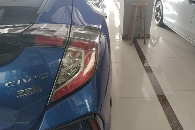 Used Honda Civic 2021 HATCHBACK 220TURBO CVT Trendy Cool Edition Right Rear Taillight