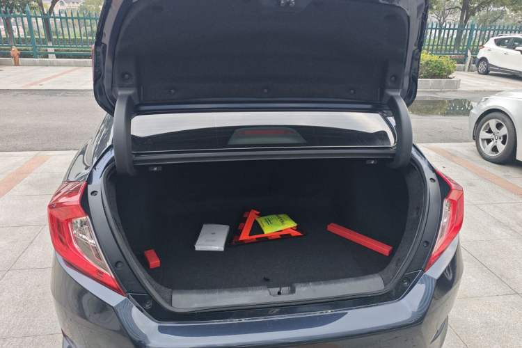 Used Honda Civic 2021 HATCHBACK 220TURBO CVT New Trendsetter Trunk