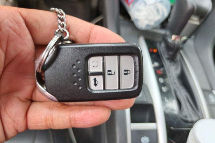 Used Honda Civic 2021 HATCHBACK 220TURBO CVT New Trendsetter Vehicle Key