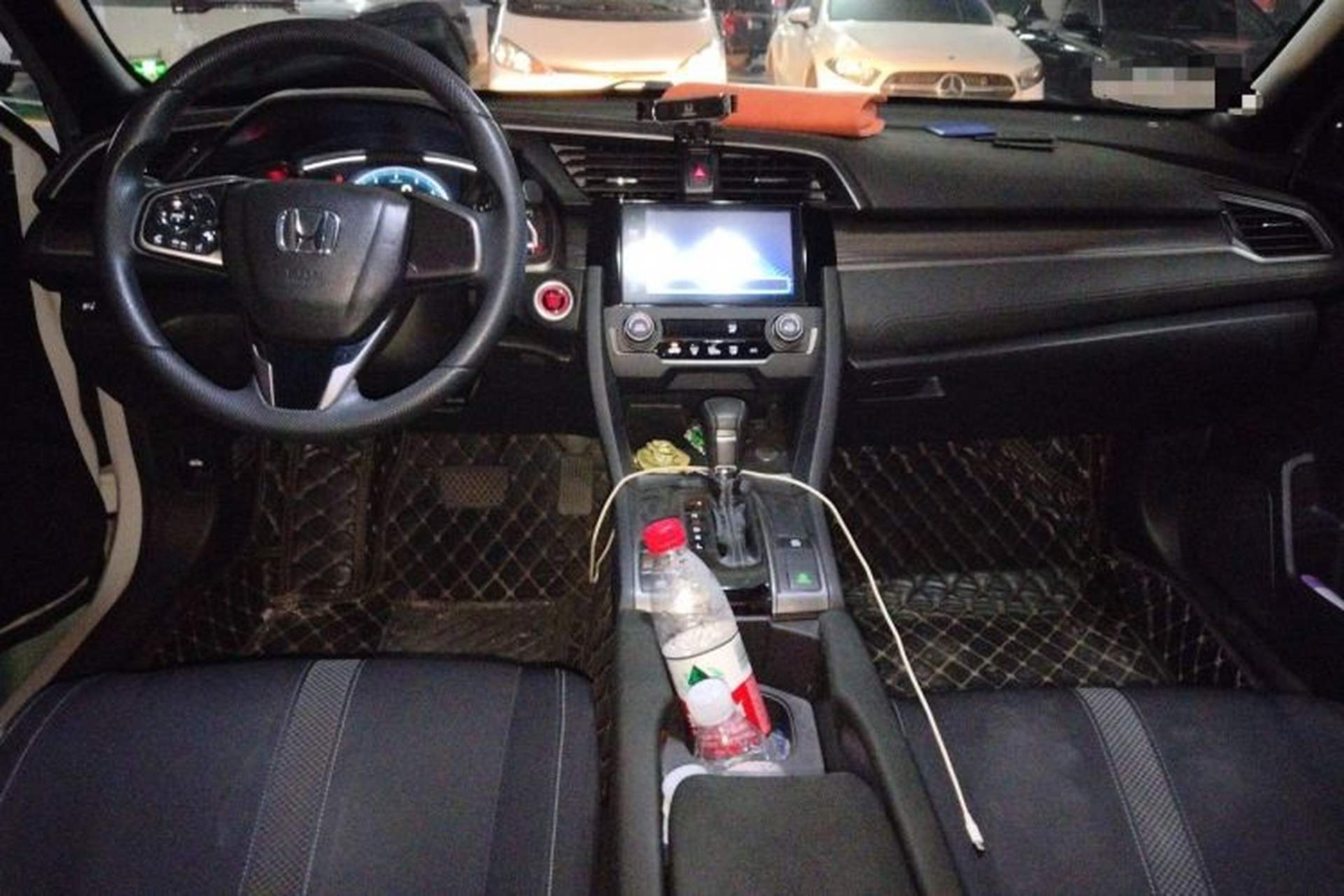 Used Honda Civic 2021 HATCHBACK 220TURBO CVT New Trendsetter Center Console
