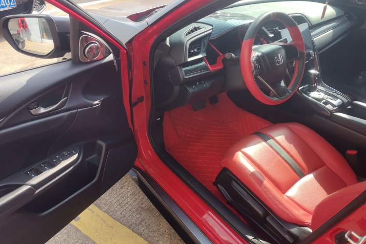 Used Honda Civic 2021 HATCHBACK 220TURBO CVT New Trendsetter Interior 3