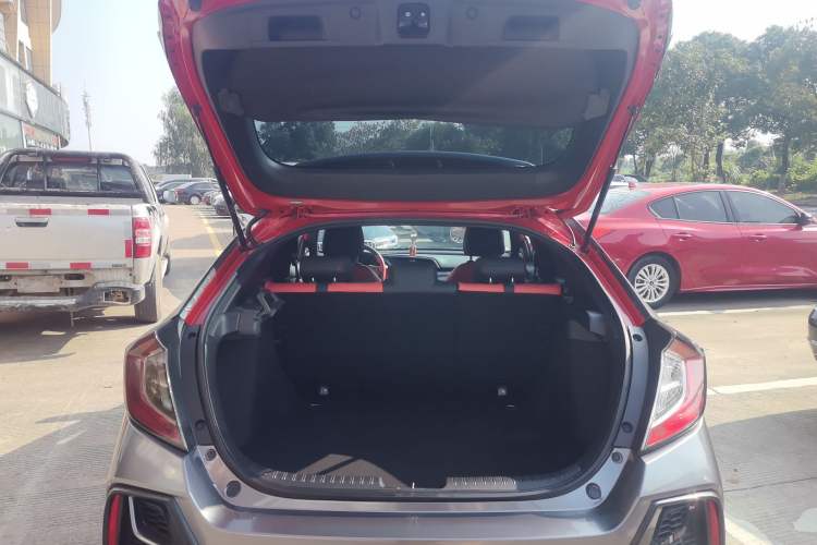 Used Honda Civic 2021 HATCHBACK 220TURBO CVT New Trendsetter Trunk