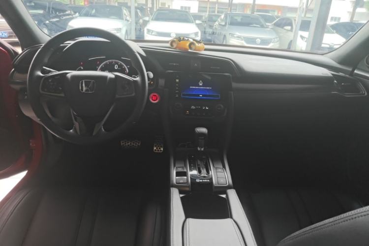Used Honda Civic 2021 HATCHBACK 220TURBO CVT Trendy Cool Edition Center Console