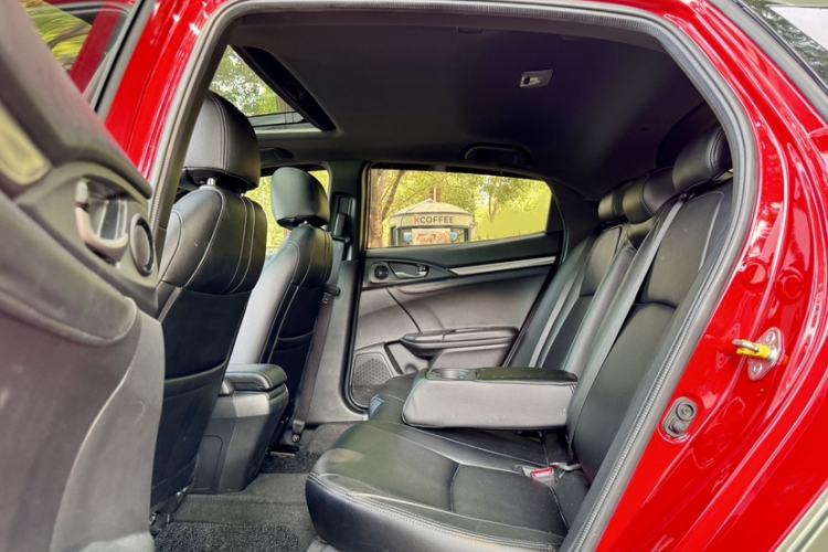 Used Honda Civic 2021 HATCHBACK 220TURBO CVT Trendy Cool Edition Interior 1