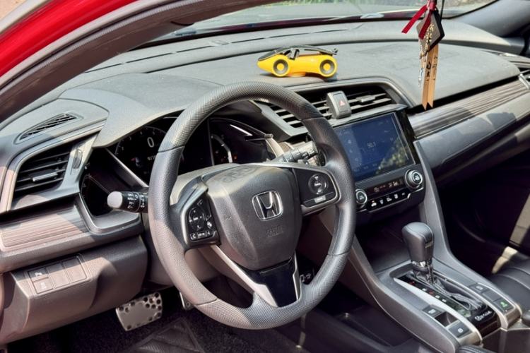 Used Honda Civic 2021 HATCHBACK 220TURBO CVT Trendy Cool Edition Interior 10