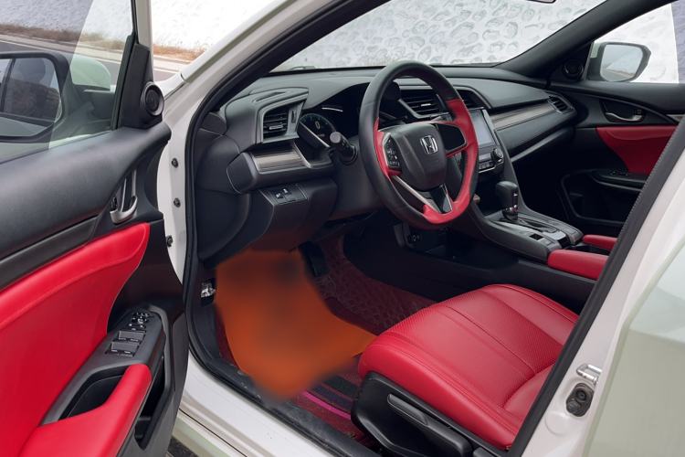 Used Honda Civic 2021 HATCHBACK 220TURBO CVT New Trendsetter Interior 2