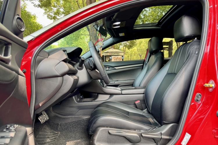 Used Honda Civic 2021 HATCHBACK 220TURBO CVT Trendy Cool Edition Left Front Seat