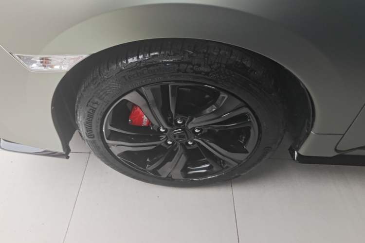 Used Honda Civic 2021 HATCHBACK 220TURBO CVT Trendy Cool Edition Left Front Wheel Hub