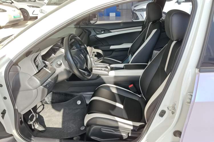 Used Honda Civic 2021 HATCHBACK 220TURBO CVT Trendy Cool Edition Driver Seat