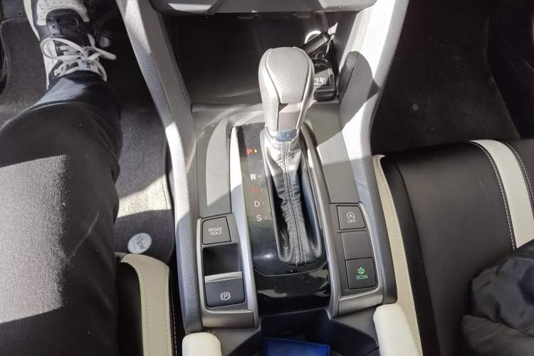 Used Honda Civic 2021 HATCHBACK 220TURBO CVT Trendy Cool Edition Gear Lever