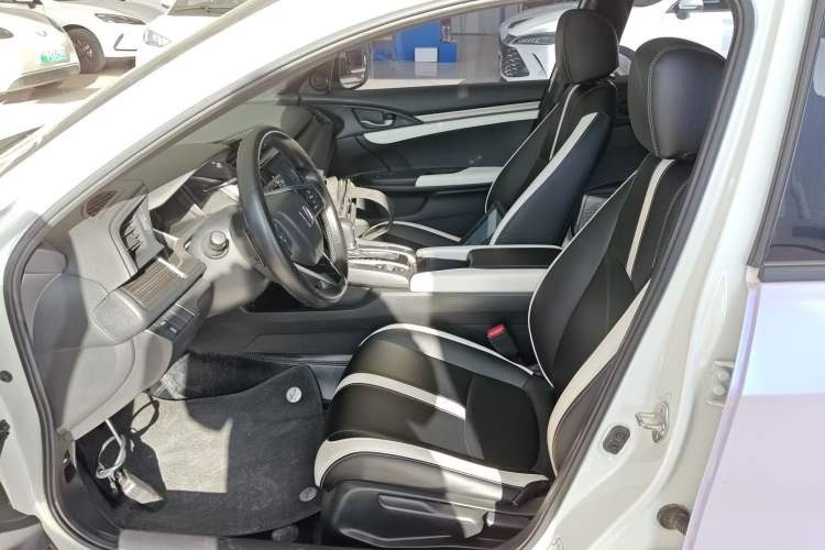 Used Honda Civic 2021 HATCHBACK 220TURBO CVT Trendy Cool Edition Left Front Seat