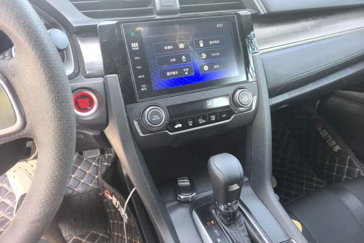 Used Honda Civic 2021 HATCHBACK 220TURBO CVT New Trendsetter Audio And AC Panel