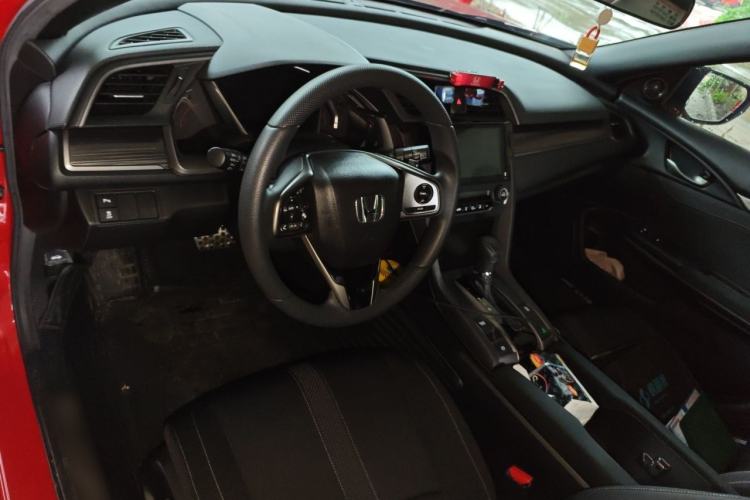 Used Honda Civic 2021 HATCHBACK 220TURBO CVT Trendy Cool Edition Center Console