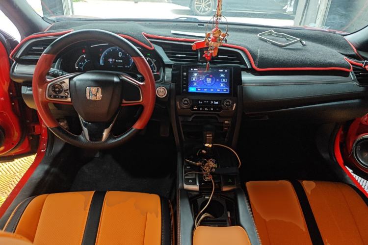 Used Honda Civic 2021 HATCHBACK 220TURBO CVT New Trendsetter Center Console