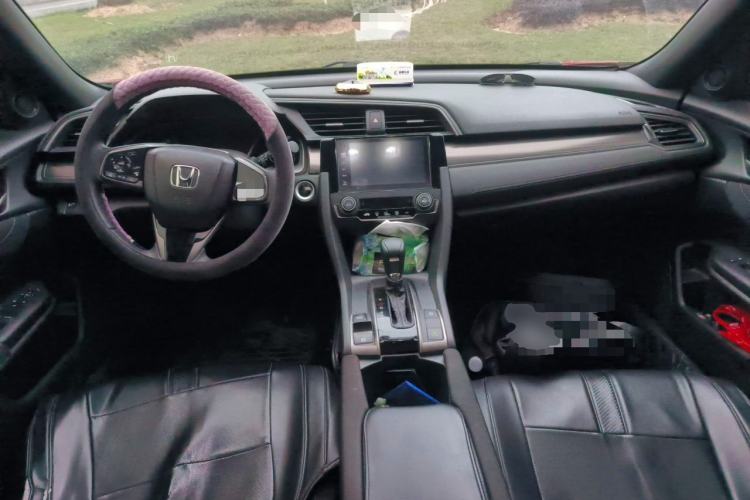 Used Honda Civic 2021 HATCHBACK 220TURBO CVT New Trendsetter Center Console